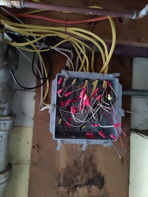Electrician in Columbus, OH (4)